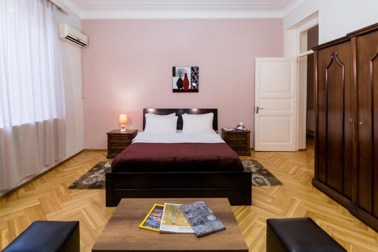 Apartment Gallery Rustaveli 1 Τυφλίδα Εξωτερικό φωτογραφία